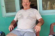 Turista filmado a mostrar pénis a crianças à saida de templo