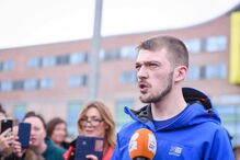 Bebé Alfie sobrevive sem estar ligado a ventilador