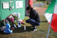 Britânicos homenageiam Alfie Evans à porta do hospital	