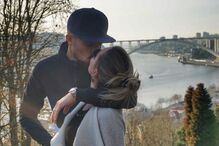 Alex Telles com a namorada, Priscilla Minuzzo