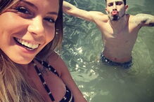 Alex Telles com a namorada, Priscilla Minuzzo