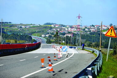 Degradação do troço do IP6 entre Óbidos e Peniche obrigou ao corte da circulação numa das faixas de rodagem