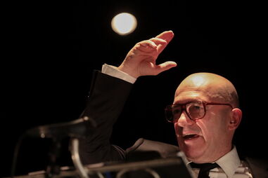 José Raposo lê ‘Odisseia’, na tradução de Frederico Lourenço, nesta peça em cena no Teatro da Trindade, em Lisboa