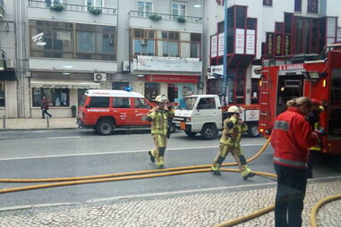 Incêndio leva à evacuação do centro comercial Babilónia