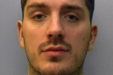 Homem na cadeia por infetar parceiros que conheceu no Tinder gay