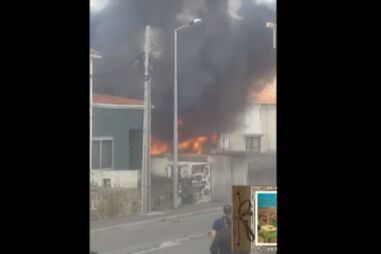 Autocarro arde em Matosinhos