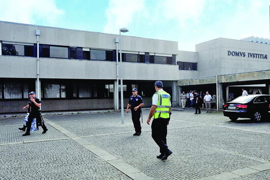 Suspeito de violência doméstica é presente esta terça-feira à tarde no Tribunal de Barcelos