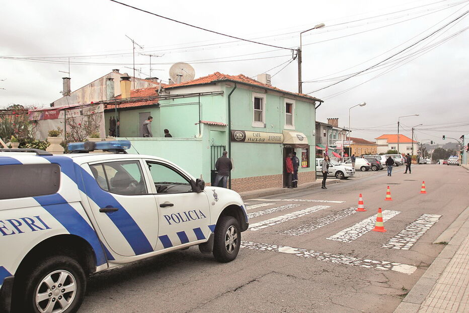 Tentativa de homicídio ocorreu à porta do café Juventude, em Leça do Balio, Matosinhos, a 17 de dezembro de 2015