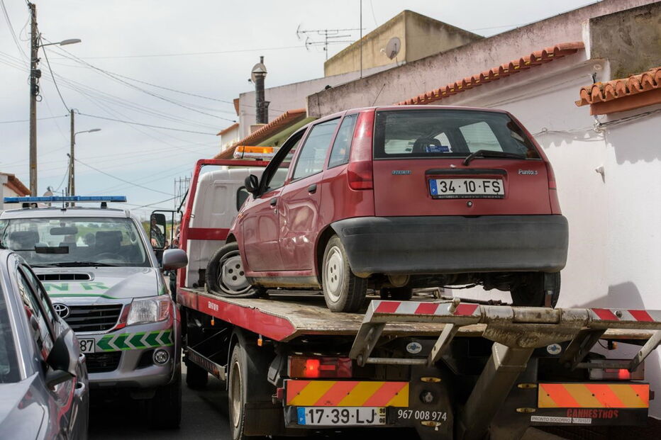 Vítima conduzia este carro quando, de  madrugada, foi atingida a tiro na cabeça pelo primo, em Rio de Moinhos, Aljustrel 