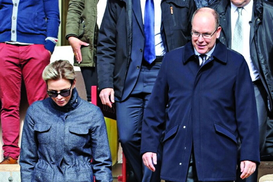 Charlene e Alberto em jogo solidário  