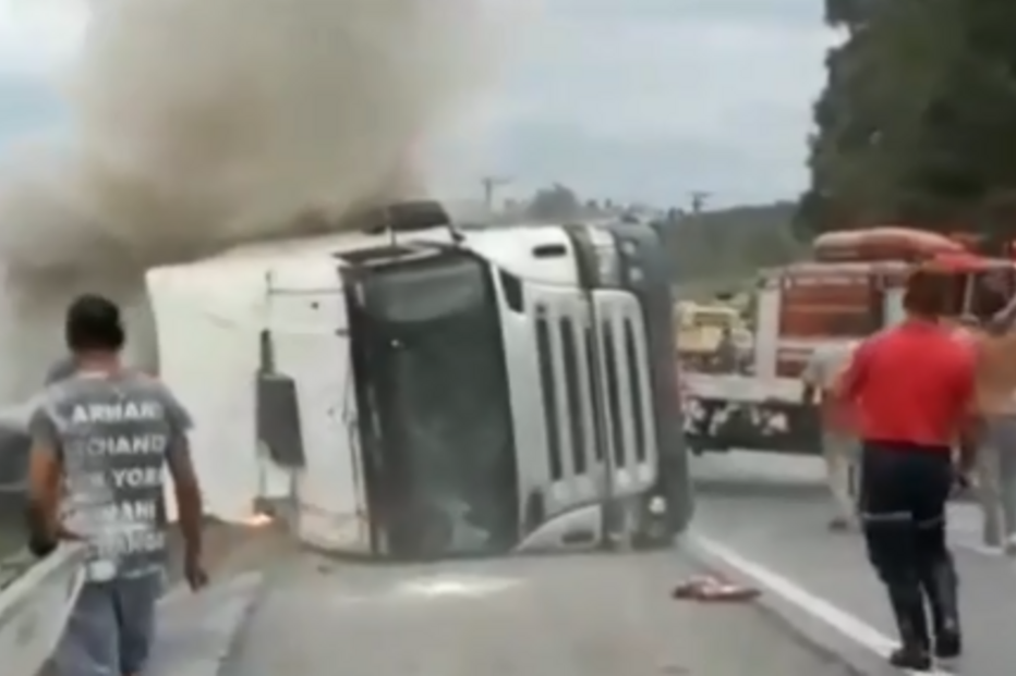 Brasil, São Paulo, Crianças, carro, veículo, combustível