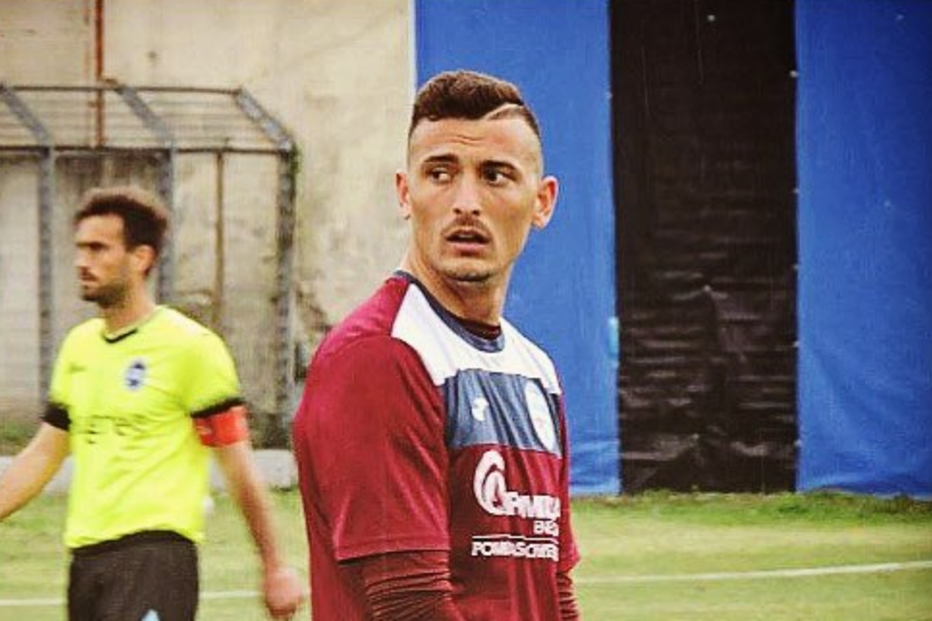 Jogador de futebol italiano torna-se estrela porno