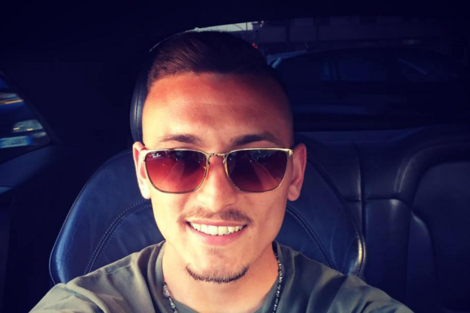 Jogador de futebol italiano torna-se estrela porno