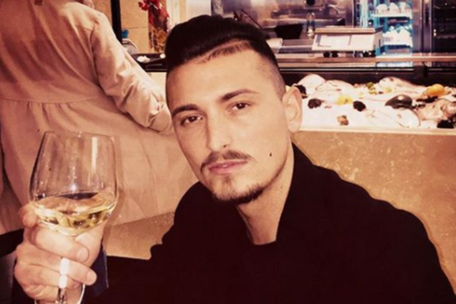 Jogador de futebol italiano torna-se estrela porno