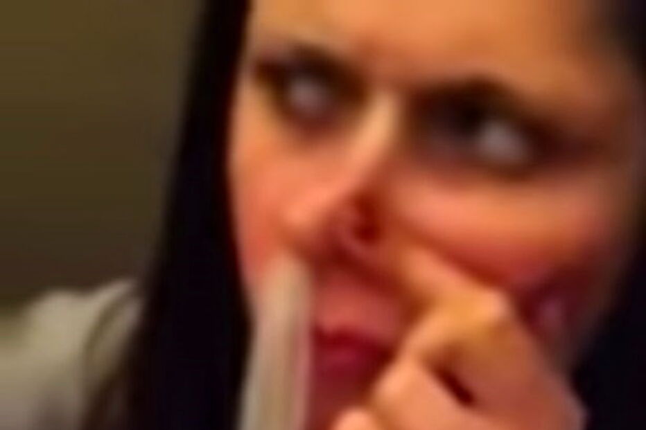 Jovens inalam preservativos no novo ‘desafio’ na Internet