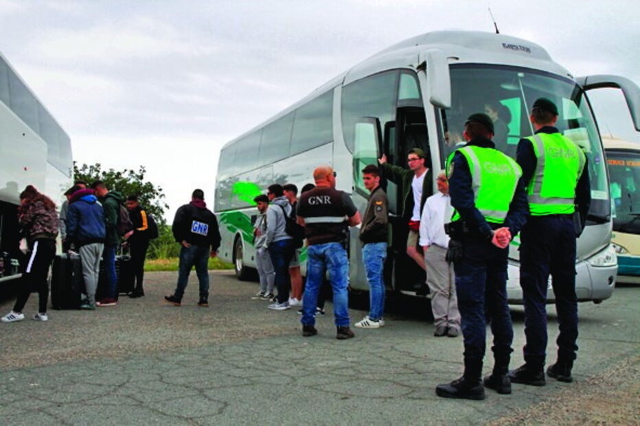 GNR fiscaliza autocarros de finalistas
