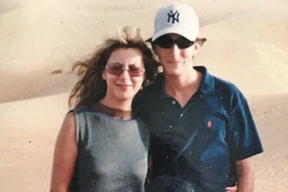 Judite de Sousa com o filho, André Sousa Bessa, em viagem ao deserto