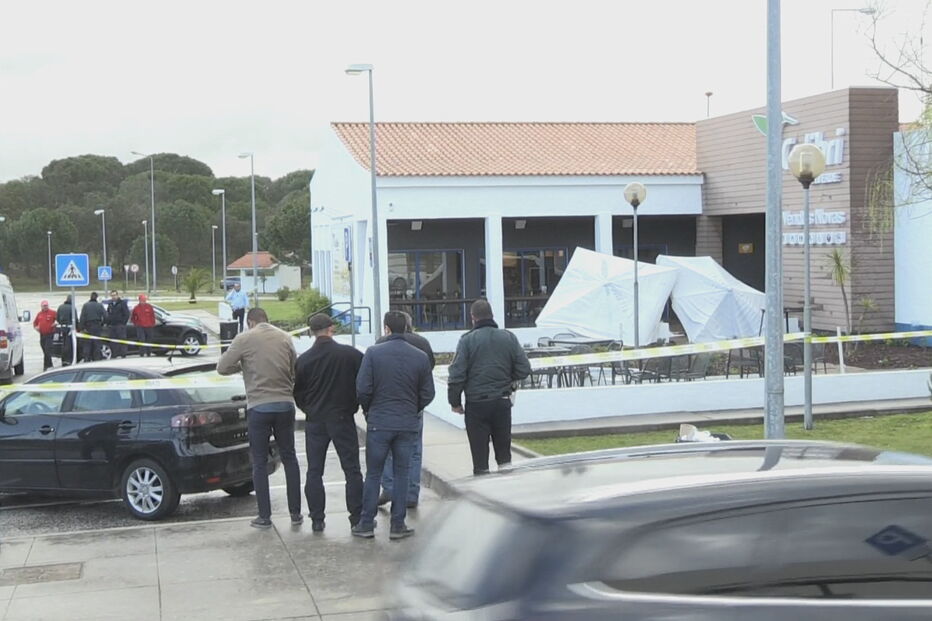 Homem, de 52 anos, morto à facada em estação de serviço de Évora