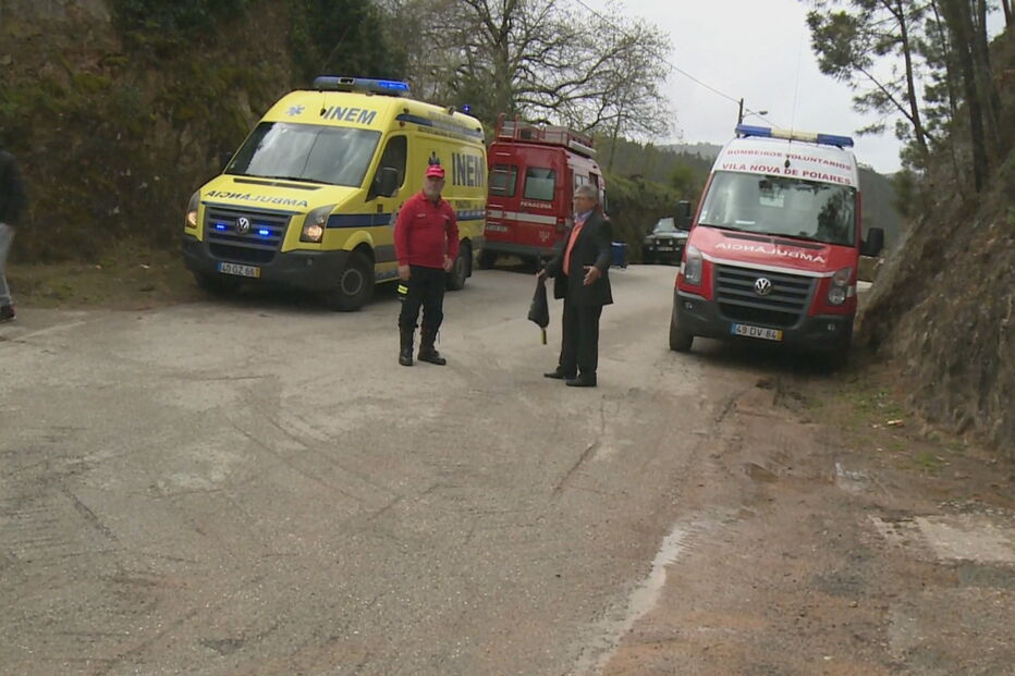 Um morto e 16 feridos em acidente com explosivos em Penacova. Explosão ocorreu durante procissão