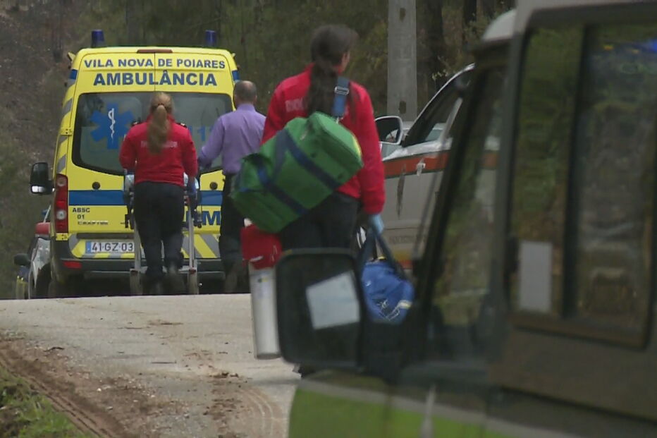 Um morto e 16 feridos em acidente com explosivos em Penacova. Explosão ocorreu durante procissão