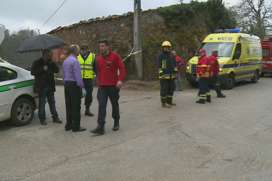  Um morto e 16 feridos em acidente com explosivos em Penacova. Explosão ocorreu durante procissão