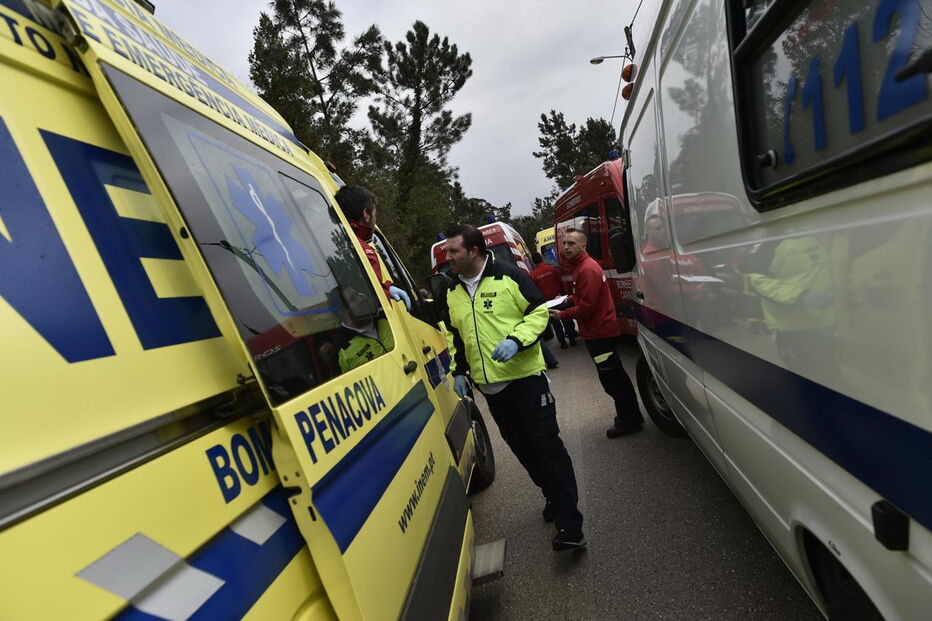 Explosão de foguetes mata e faz 30 feridos