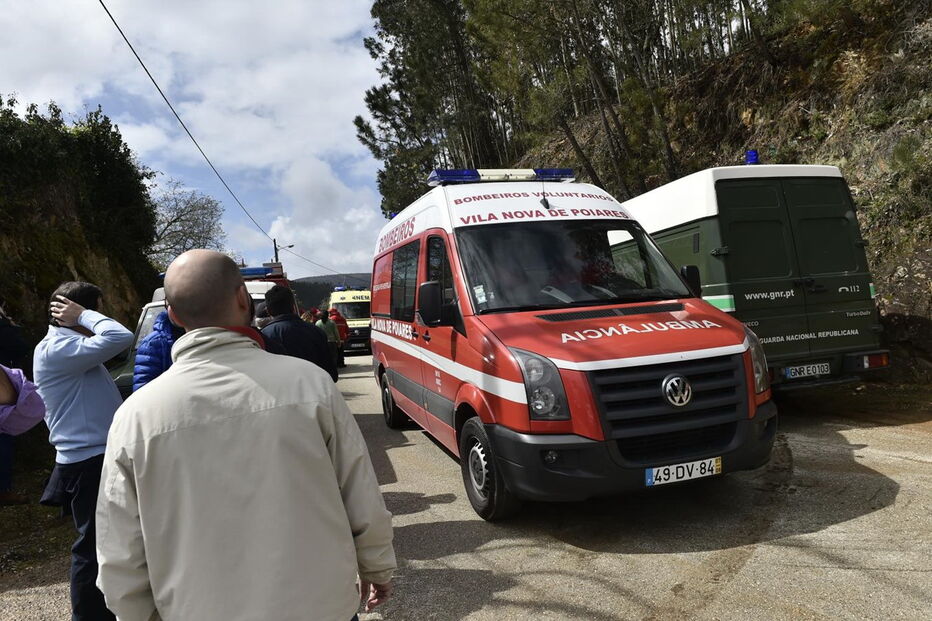 Explosão de foguetes mata e faz 30 feridos