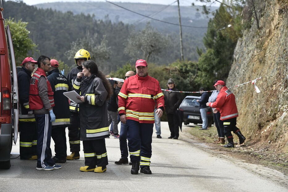 Explosão de foguetes mata e faz 30 feridos