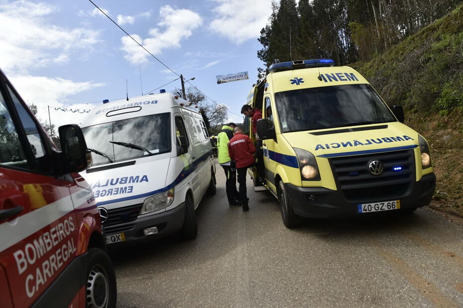Explosão de foguetes mata e faz 30 feridos