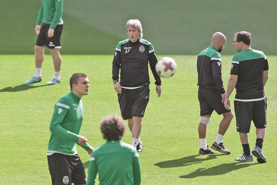 Jorge Jesus disse ontem que o Atl. Madrid é favorito, mas sublinhou que o Sporting tem direito a sonhar com a passagem às meias-finais da Liga Europa 
