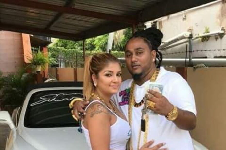 Milionário assassinado regado com champanhe no velório