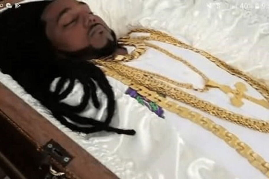 Milionário assassinado regado com champanhe no velório