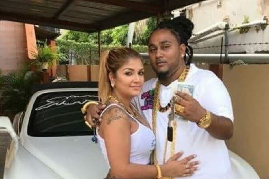 Milionário assassinado regado com champanhe no velório