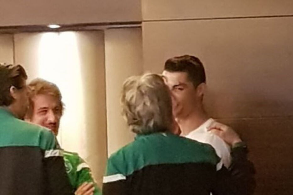 Ronaldo visita jogadores do Sporting em Madrid