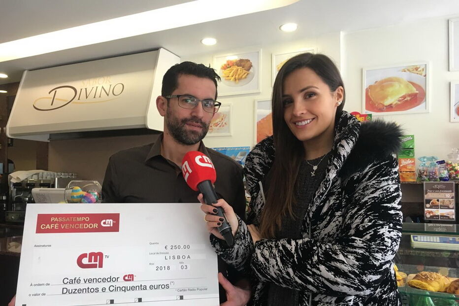 Vítor Mendes mostrou-se muito feliz com o prémio de 250 € que recebeu do passatempo ‘Café Vencedor’. O espaço Sabor Divino fica em Guimarães