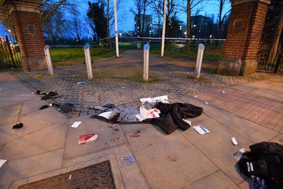 Três adolescente foram esfaqueados em guerra de gangs de Londres