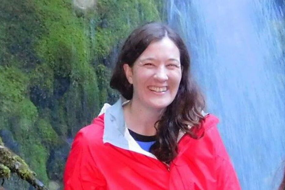 Kelli Rowlette descobriu que era filha do médico de fertilidade da mãe ao fim de 36 anos