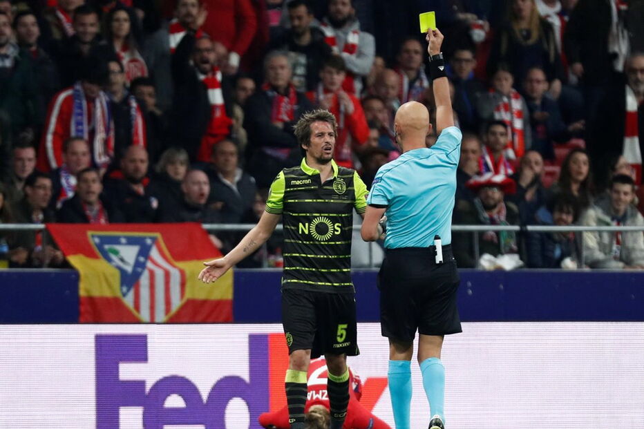 Fábio Coentrão viu cartão amarelo no jogo contra o Atlético de Madrid