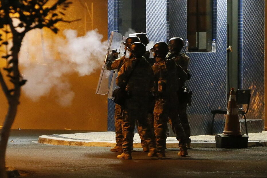 Chegada de Lula a Prisão de Curitiba marcada por tumultos