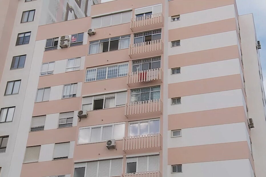 Incêndio em apartamento na Amadora 