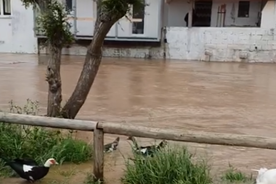 Mau tempo provoca cheias em Aljezur