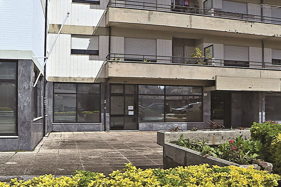 Repartição das Finanças de Gaia foi alvo de buscas, ontem de manhã, por parte de inspetores da PJ. Chefe-adjunto saiu do local de trabalho já detido