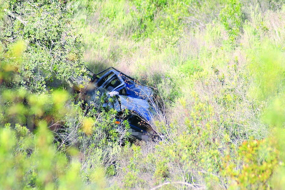 Carrinha caiu de ribanceira