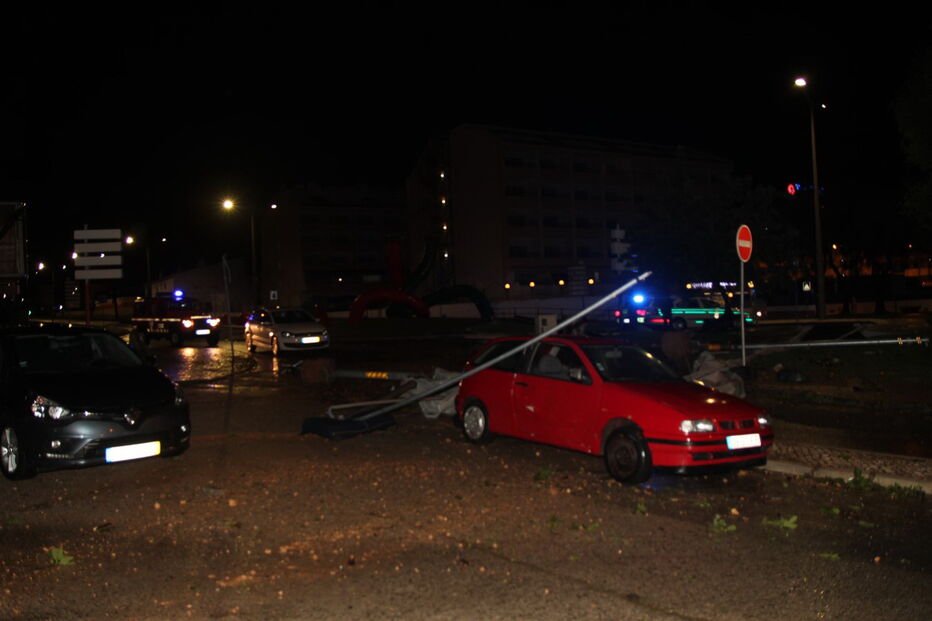 Mau tempo causa estragos em Albufeira 