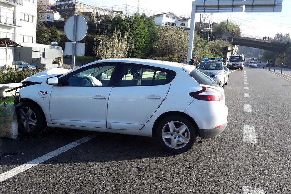 Acidente no IC2 em Oliveira de Azeméis 