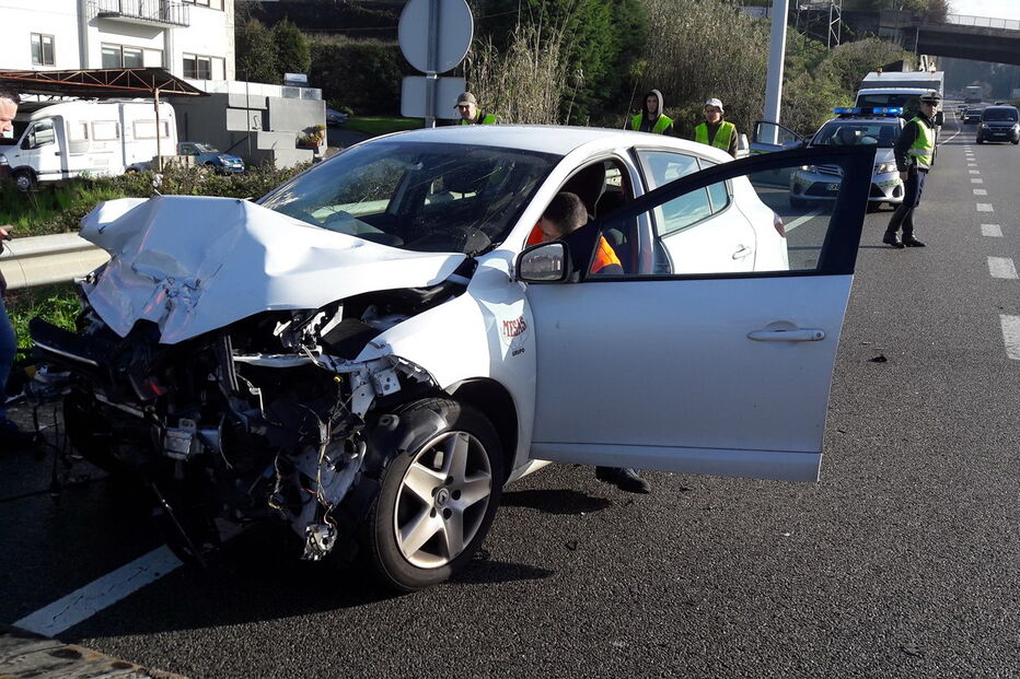 Acidente no IC2 em Oliveira de Azeméis 