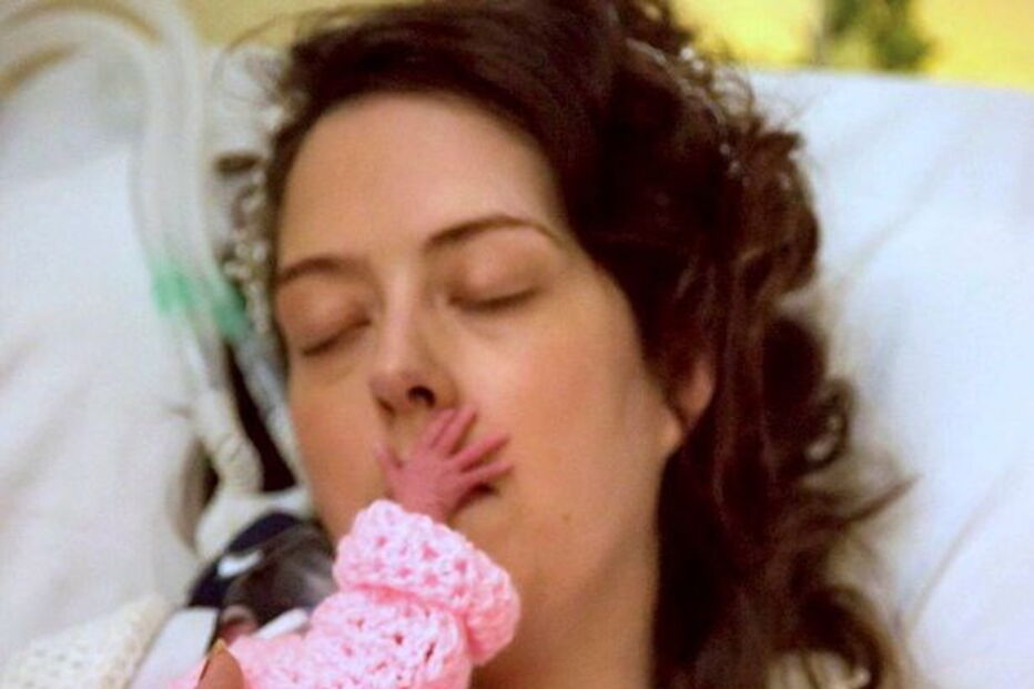 Mulher com cancro terminal dá à luz bebé prematura e morre dias depois