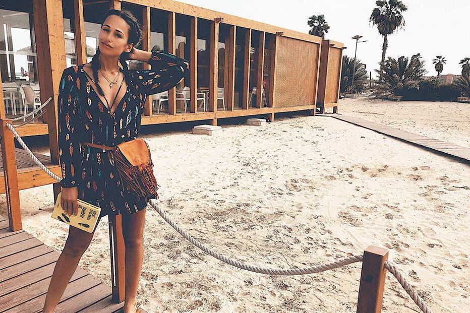 Rita mostra curvas sensuais