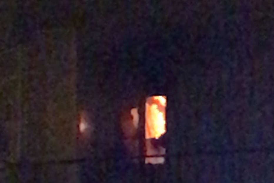 Incêndio em habitação em Linda-a-Velha