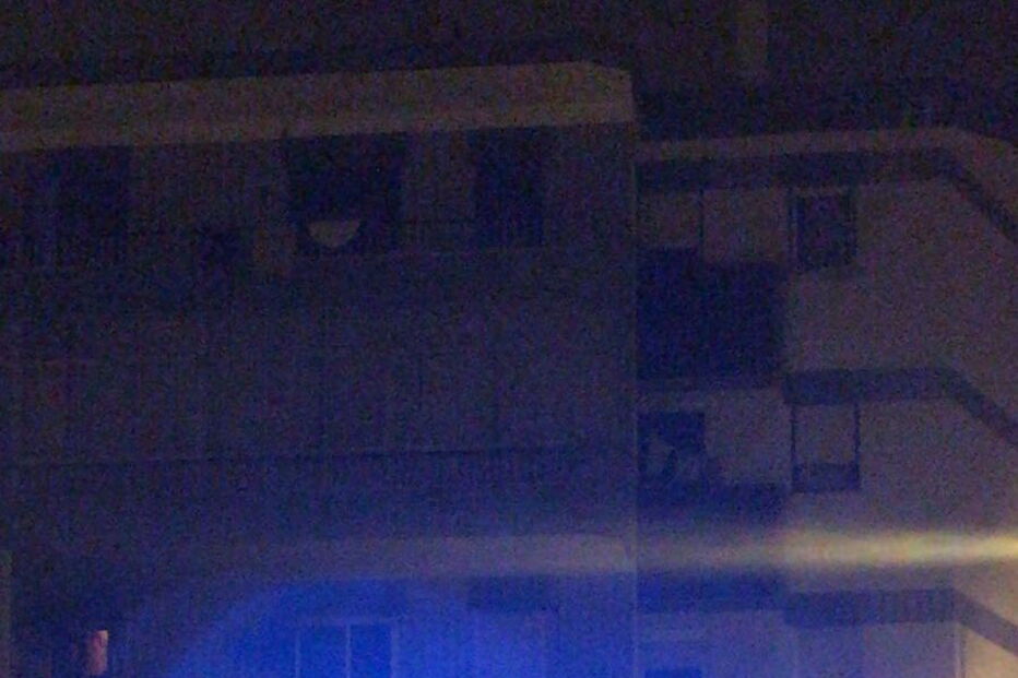 Incêndio em habitação em Linda-a-Velha